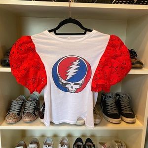 Alice and Olivia Grateful Dead puff sleeve t